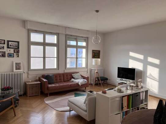 Schöne 4-Zimmer-Wohnung mit Terrasse, Balkon & Garage in der Karlsruher Südweststadt