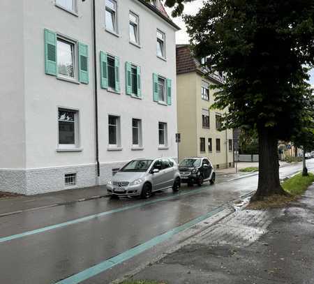Sanierte, Exklusive, neuwertige 4,5-Raum-Hochparterre-Wohnung in Reutlingen ohne Maklerprovision!