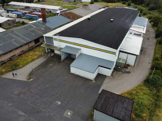 Verkaufshalle / Lagerhalle mit Büroräumen in zentraler Lage von Deutschland