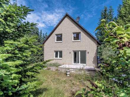 Heinze-Immobilien (IVD): Massives Einfamilienhaus in Biesenthal zum Soforteinzug