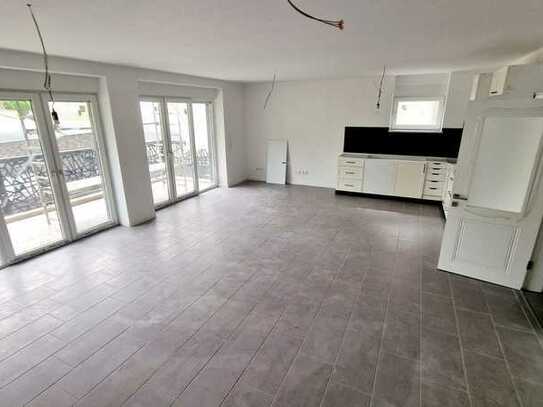Erstbezug-Attraktive 3-Zimmer-Wohnung mit gehobener Innenausstattung mit Einbauküche in Duisburg
