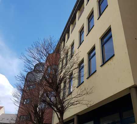 Schicke Dachgeschosswohnung mit der großen Terrasse im Top-Zustand!