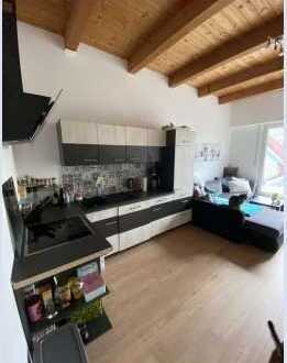 Freundliche 2-Zimmer-Maisotte-Wohnung in Neutraubling mit sonniger Dachterrasse