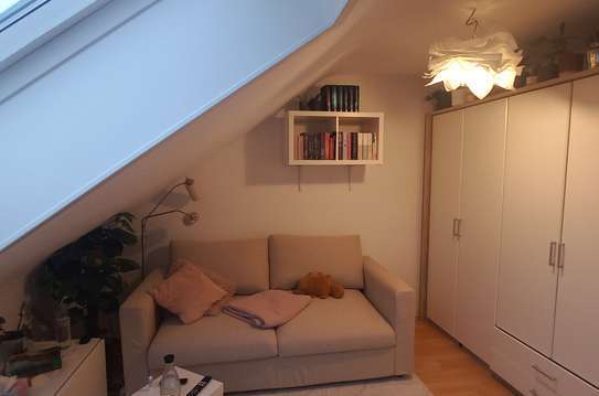 Nachmieter gesucht für eine schöne, moderne Dachgeschosswohnung in Frankfurt-Praunheim!