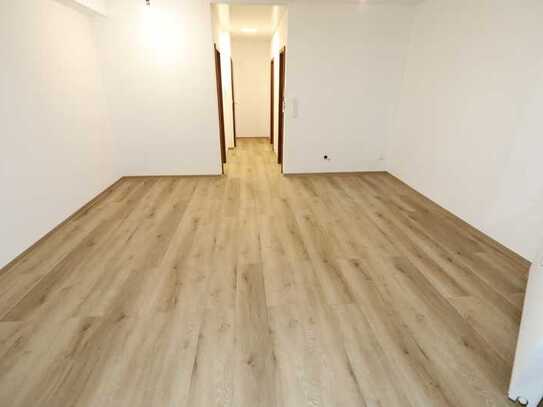 Erstbezug nach hochwertiger Sanierung – stilvolle 1-Zimmer-Wohnung mit Loggia, Klima & Markenküche i