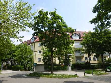 EINE GRÜNE OASE INMITTEN DER STADT - HELLE MAISONETTE-WOHNUNG IM UNIVIERTEL