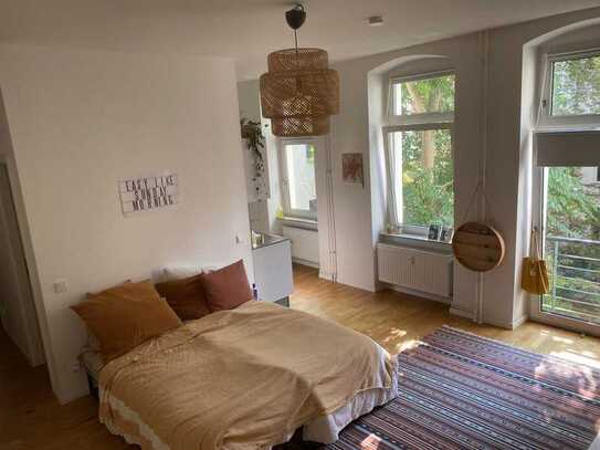 Möbelierte, vollausgestattete 1-Zimmer-Wohnung mit Einbauküche in Prenzlauer Berg, Berlin