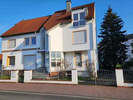 Leerstehendes Mehrfamilienhaus mit möglicher Gewerbeeinheit in Bad Soden!