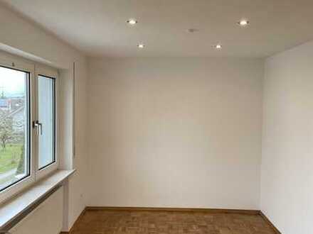 Attraktive 5 Zimmer-Wohnung mit 2 Balkonen und EBK in Achstetten
