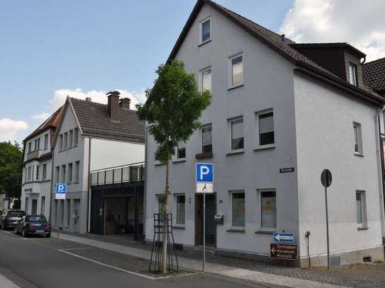 Wohnhaus mit Carport und Dachterrasse im Zentrum von Warburg