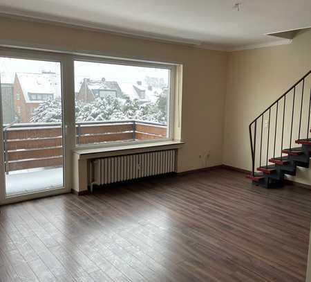 schöne Etagenwohnung mit Balkon