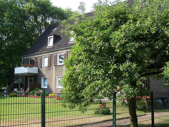 Komplett renovierte Wohnung mit Balkon und Gartenanteil in Gelsenkirchen