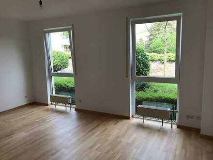 Exklusive, geräumige und modernisierte 2-Zimmer-Wohnung mit Terrasse und Garten in Bonn Plittersdorf