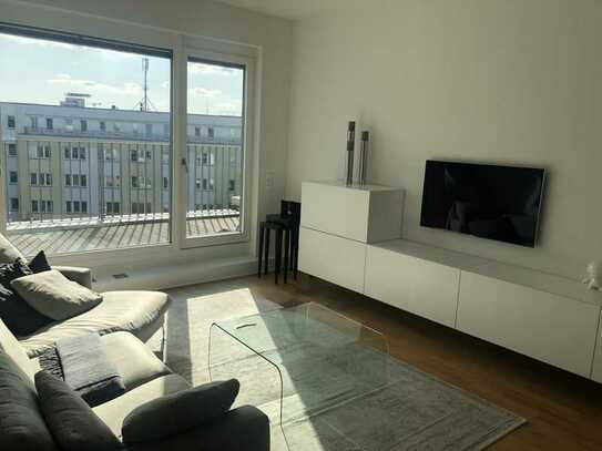 Voll möblierte 2-Zimmer-Wohnung mit 3 Balkonen in Tiergarten