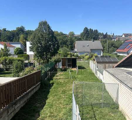 Attraktives Reihenendhaus mit großem Garten in Karlsbad-Auerbach