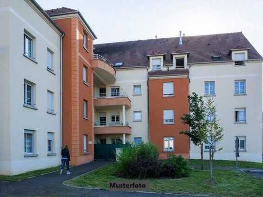 Sechsfamilienhaus, Terrasse, Garten