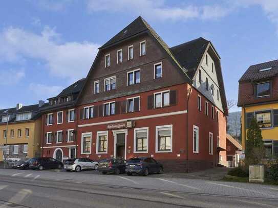 Mehrfamilienhaus mit Gewerbe, 9 Wohnungen in historischem Gebäude in 79183 Waldkirch