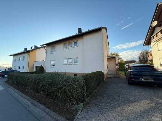 Solides Zweifamilienhaus mit Garage und Stellplatz! Zum Kauf!
Rentable Kapitalanlage