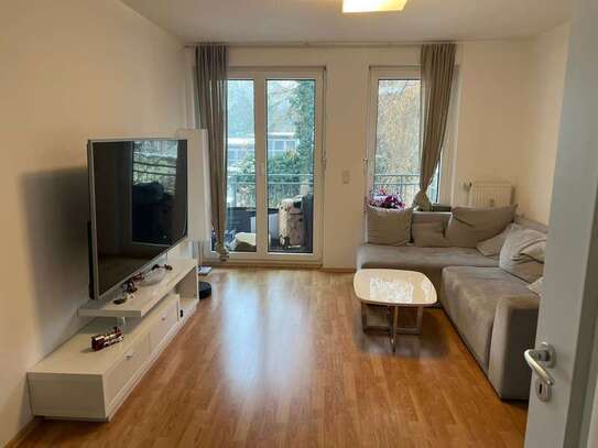 Von Privat: Möblierte 3-Zimmer-Wohnung mit Balkon in München