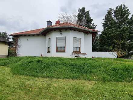 Wohnen und Arbeiten von Zuhause! - Bungalow mit Einliegerwohnung