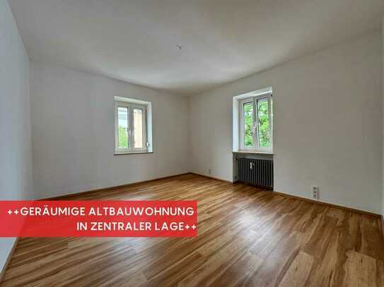 ++GERÄUMIGE ALTBAUWOHNUNG IN ZENTRALER LAGE++