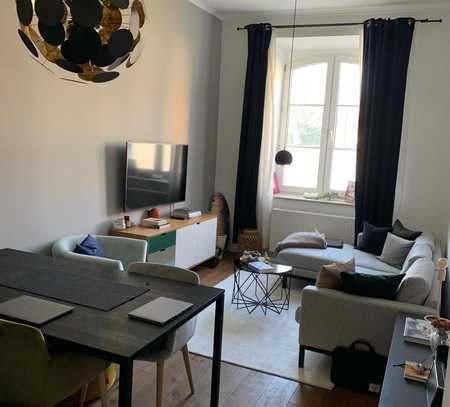 Stylische 2- Zimmer-Altbauwohnung modern möbliert - Mitten im Westend