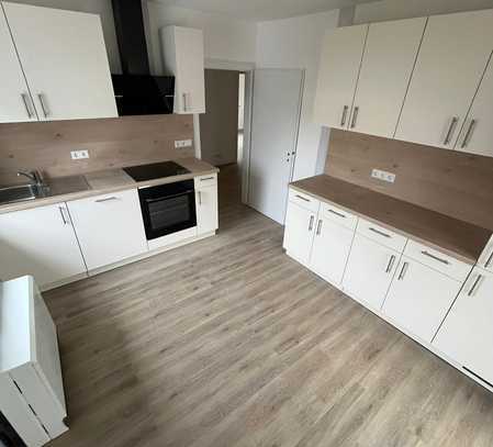 Erstbezug nach Sanierung mit EBK und Balkon: freundliche 3-Zimmer-Wohnung in Rheinstetten-Mörsch