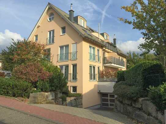 "Park Immobilien" Luxuriöse 4,5-Zi.- DG-Maisonette-ETW mit Balkon und EBK