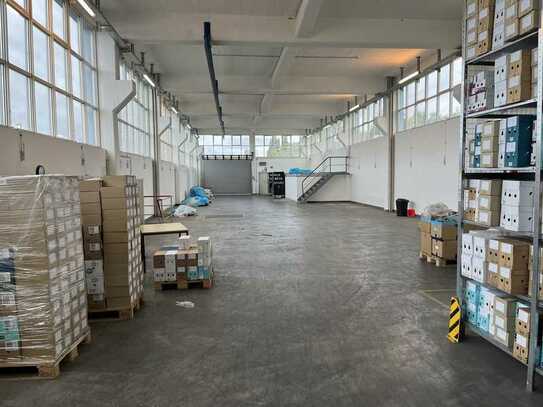 Hochwertige ca. 670 m² große Lagerhalle in der Überseestadt Bremen