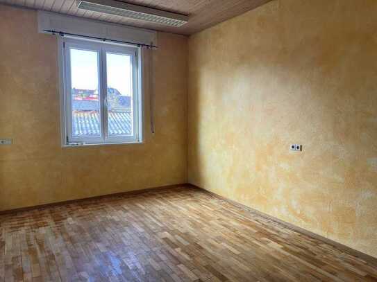 Schönes 1-Zi Appartement (bei Bedarf teilmöbliert)