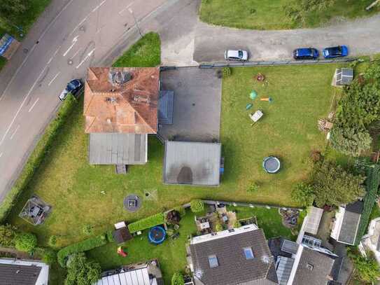 Neuwertige Stadtvilla mit Garten!