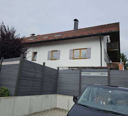 Erstbezug nach Sanierung mit Balkon: freundliche 4-Zimmer-Wohnung in Kaufbeuren