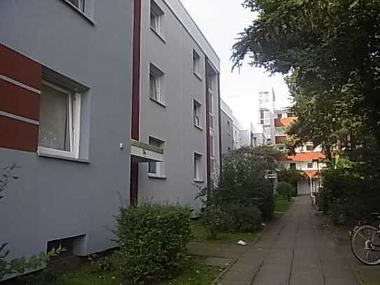 4-Zimmer-Wohnung mit 92,17m² mit Einbauküche und Balkon *ohne Bodenbelag*