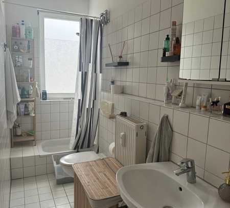 Exklusive 2-Zimmer-Dachgeschosswohnung mit großer Dachterasse und Einbauküche in Berlin Steglitz