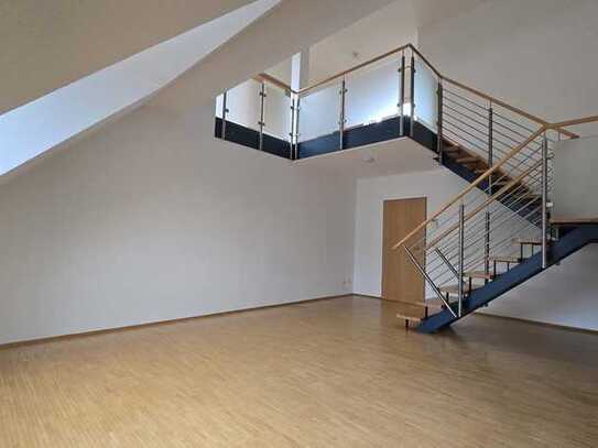 + + + traumhafte 3,0-Zimmerwohnung mit Balkon und Lift! + + +