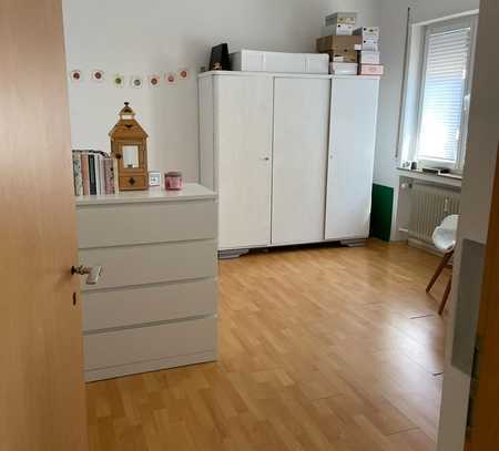 Altbauwohnung in Stuttgart-Zentrum sucht Mitbewohner oder Gesamtübernahme