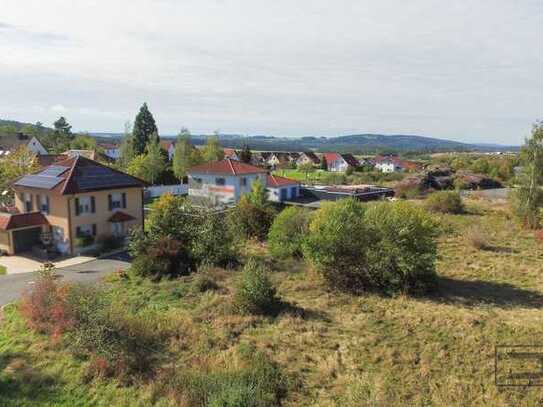 Erschlossenes Bauland in Seybothenreuth zur Aufteilung in Einzelparzellen oder für Gewerbe!