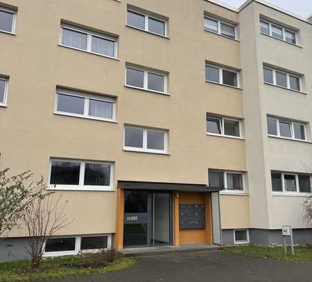 Stilvolle 2-Zimmer-Hochparterre-Wohnung mit Balkon und Einbauküche in Stuttgart