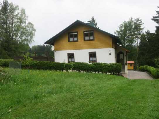 Idyllisches Landhaus mit Blick auf das Freibachtal