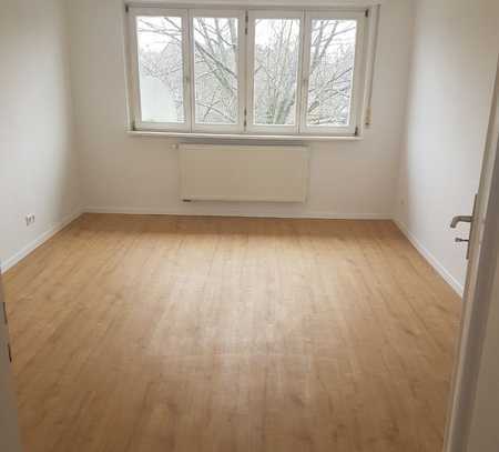 Stilvolle 2-Raum-Wohnung mit Balkon in Karlsruhe