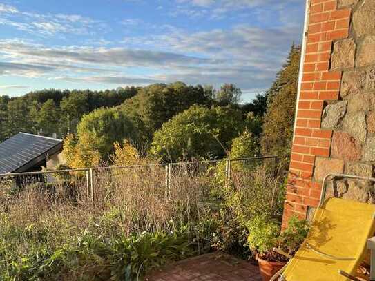 Geschmackvolle 2-Zimmer-Terrassenwohnung mit geh. Innenausstattung mit Balkon und EBK