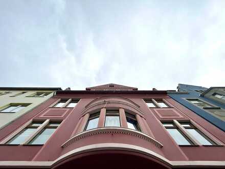 Einzigartige Dachgeschosswohnung mit zwei Balkonen