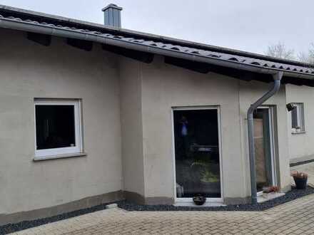 Neuwertiger Bungalow mit Doppelgarage