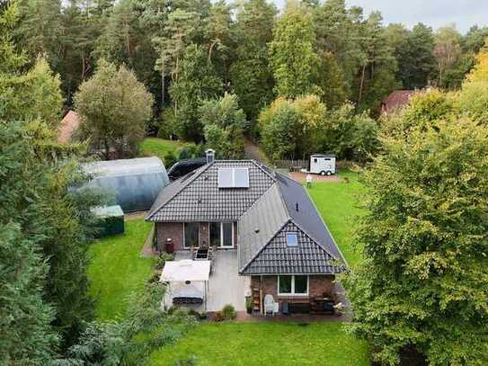 Modernes Wohnen im Grünen – Bungalow auf ca. 3.338 m² Grundstück in Buchholz Suerhop