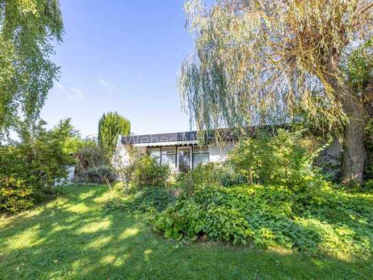 Großzügiger Bungalow mit Anbau, schönem Garten und sonniger Terrasse