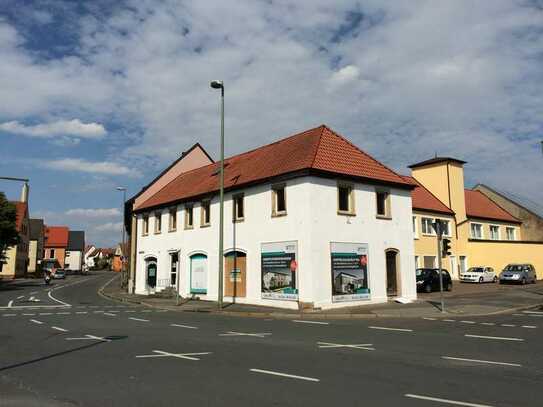 80 m2 Freifläche auf dem roten Parkplatz