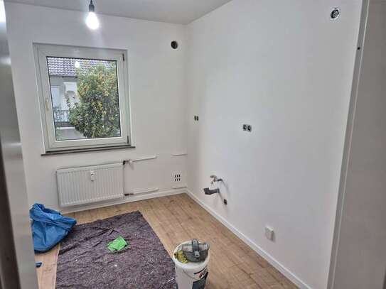 Erstbezug nach Renovierung, vier Zimmerwohnung in Jügesheim Offenbach (Kreis), Rodgau