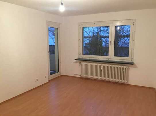 Schöne 2 Zimmer Wohnung in guter Lage von Eckenheim INKLUSIVE Stellplatz