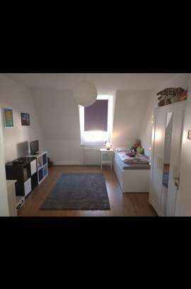 Schöne helle 4 Zimmer Wohnung