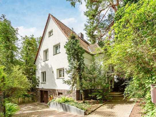 Berlin - Nikolassee | Freistehendes, charmantes Einfamilienhaus in zweiter Reihe nahe der Rehwiese